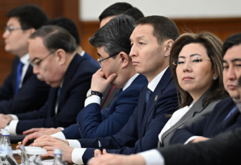 Президент поручил ускорить развитие Трансказахстанского железнодорожного коридора