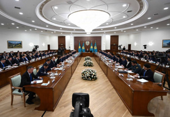 Президент поручил предоставить доступные кредиты скотоводам и сельхозпроизводителям