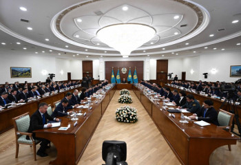 «Астыртын жұмыс істейді». Тоқаев криптоинвесторларды сынады