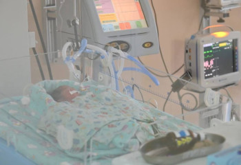 Новорожденной в Шымкенте провели две сложные операции для спасения жизни