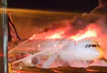 Самолет Air Busan вспыхнул перед рейсом в Гонконг