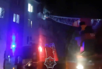 Қонаев қаласында пәтерде қамалып қалған 4 жастағы бала құтқарылды