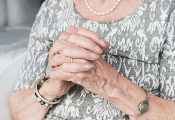 74 жастағы павлодарлық әжей мас күйде көлік жүргізгені үшін жүргізуші куәлігінен айырылды