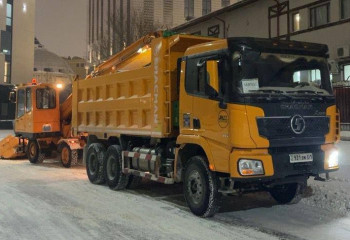 Снегопад и метель в Астане: коммунальные службы работают в усиленном режиме