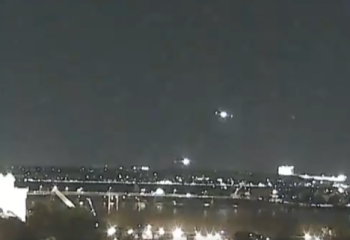 Вашингтондағы ұшақ апаты: өзеннен 40 адамның денесі шығарылды