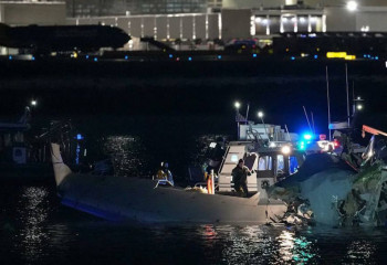 Investigators find black boxes after deadly Washington plane crash