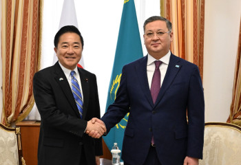 Foreign Minister of Kazakhstan holds meeting with Special Envoy of  Japanese PM