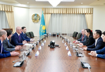 Роман Скляр провел встречу с президентом компании Samsung Electronics Central Eurasia