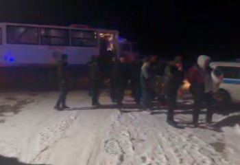 Ақтөбе облысында жолда қалған 48 адам эвакуацияланды