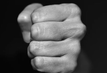 Ақтөбе облысында автотұрақ қызметкері кемпинг әкімшісін ұрып өлтірген