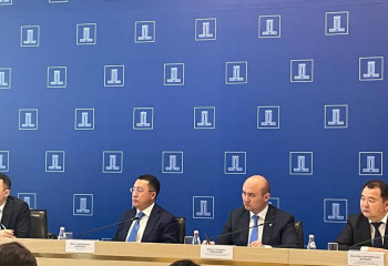 Министр жолдардың ортасын бөліп тұратын қоршау не үшін қажет екенін айтты