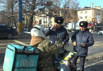 300 мопедов официально зарегистрированы в Алматы