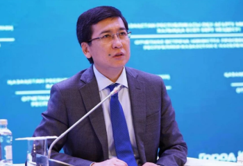 Асхат Аймағамбетов қатерлі ісікке қарсы екпе салдырады