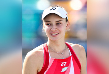 Елена Рыбакина начала с победы на турнире WTA 500 в Абу-Даби