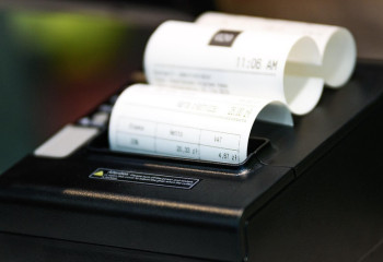 «Үй жанындағы дүкендерге қатысы жоқ». Жұманғарин ҚҚС-ның өсуі кімдерге әсер етпейтінін айтты