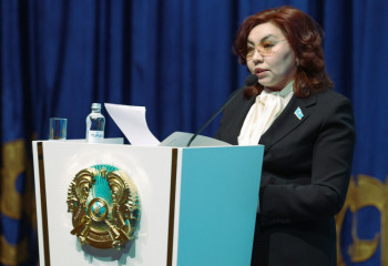 «Сыни мақалаларды көбейту керек»: Бибігүл Жексенбай журналистиканы қалай дамыту керегін айтты