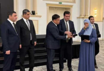 Ақтауда ұшақ апатынан қаза тапқан қазақстандықтардың отбасыларына пәтер кілттері табысталды