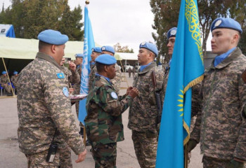 Казахстанских миротворцев наградили медалями на Голанских высотах