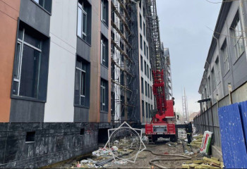 Таразда бес қабатты тұрғын үй өртенді