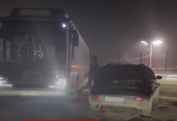 В Алматы попытались угнать автобус
