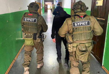 В Семее задержали вымогателя во время получения денег