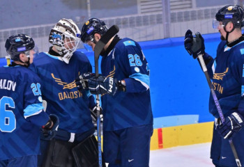 Азиада: Қазақстан хоккейшілері жартылай финалға шықты