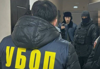 Тапанша, техника: Астанада бір топ адам 450 млн теңгенің тауарын ұрлаған