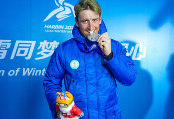 Азия ойындары: Константин мен әкесі Владимир Борцовтың тарихи нәтижесі