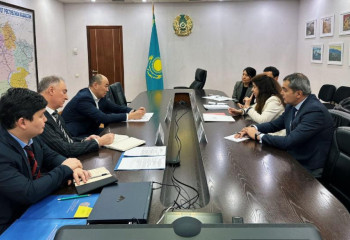 Kanat Sharlapaev discusses modernization of Kazakhstan's energy and utilities sectors with EBRD