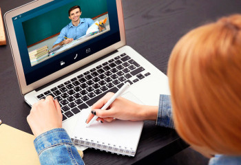 Астанада бастауыш сынып оқушылары қашықтан оқиды