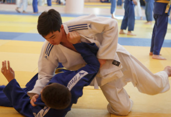 Екінші дүниежүзілік соғыс батырлары атындағы спорт нысандары