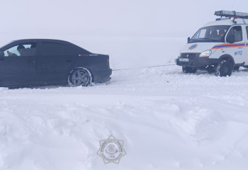 В Костанайской области из снежного плена спасли 3 человек