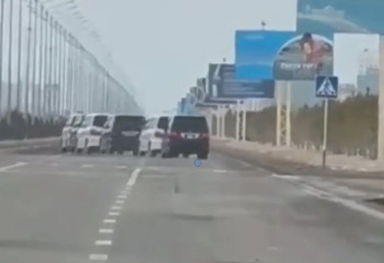 Түркістанда тойға бара жатқан көліктер айып тұрағына жөнелтілді