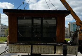 Астанада заңсыз салынған 32 дүңгіршек бұзылды