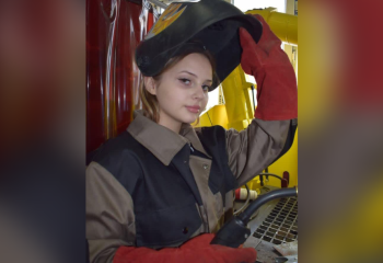 Дәнекерлеуші Виктория: Өзіңе ұнайтын жұмыстың қиындығы білінбейді