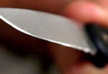 СҚО-да 11 жастағы қызын пышақтап тастаған әйелге сот үкім кесті