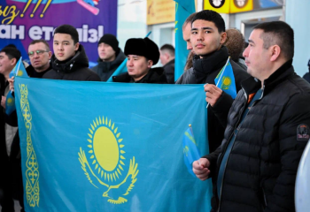 Триумф на льду: казахстанские шорт-трекеры вернулись с медалями с Азии и Европы