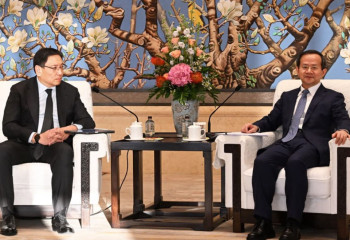 Аким Алматы обсудил с мэром Пекина экологические инициативы и развитие городов