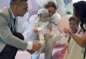 Илья Ильин қызының тұсаукесер рәсімін өткізді