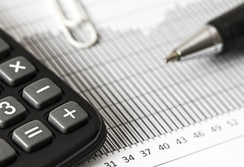 ҚҚС және тіркеу шегін төмендету: түзетулер Парламентке жіберілді