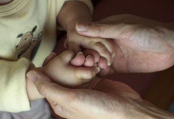 Алматы облысында әйел қайтыс боп кеткен баласының «еміне» ақша жинаған