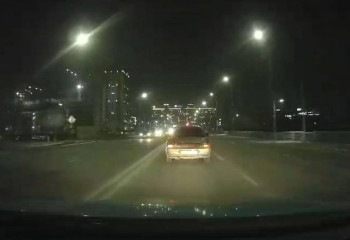 «Семь раз проехал на красный»: преследование пьяного водителя полицией попало на видео в Шымкенте