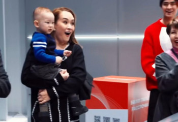 Әнші Әли Оқапов әйеліне қымбат көлік сыйлады