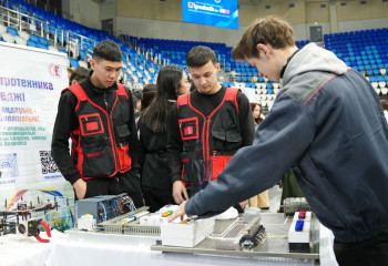 В области Абай прошла первая республиканская выставка для выпускников