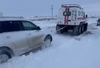 Қостанай облысында бірнеше көлік қар құрсауында қалды