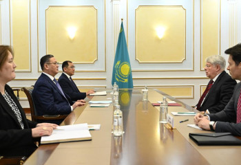 Глава МИД Казахстана обсудил с послом России перспективы двусторонних отношений