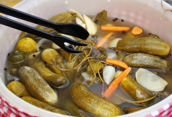 Қостанай облысында тұздалған қиярдан ер адам ажал құшты