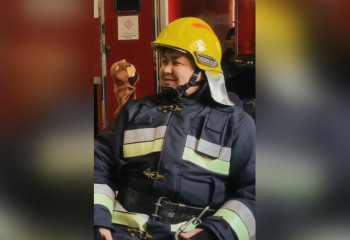 «Сидим с бобром за столом»: спасатели МЧС и дети сняли трендовый ролик о пожарной безопасности