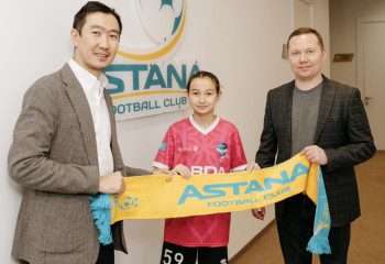 Первый трансфер девочки-футболистки: 11-летняя Аяла переходит в ФК 