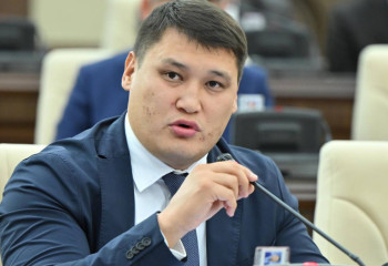 Өмірімді өңірге арнаймын  – Руслан Берденов Мәжіліспен қоштасты